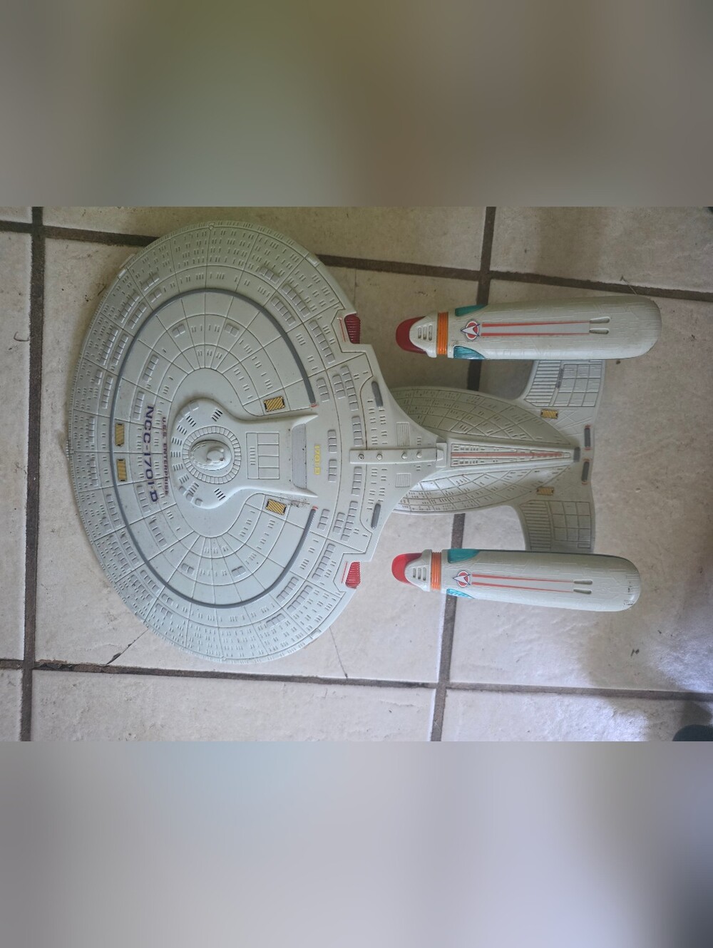 Vintage 1992 Star Trek Next Generation USS Enterprise NCO-1701-D - Makes Sounds!